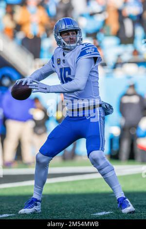 Detroit Lions quarterback Jared Goff (16) calls a play during an NFL ...