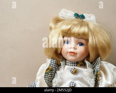 Pale doll  Vintage porcelain dolls, Baby dolls, Doll aesthetic