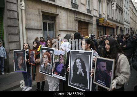 Paris, France. 26th Dec 2022. White march in memory of the three victims of the racist attack against the Kurdish community perpetrated on Friday 23 December. Paris, France on December 26, 2022. The march begins at 16 rue d'Enghien in Paris, the site of the shooting, and heads towards 147 rue La Fayette, where three Kurdish activists were killed ten years ago. Photo by Eliot Blondet/ABACAPRESS.COM Credit: Abaca Press/Alamy Live News Stock Photo