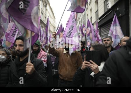 Paris, France. 26th Dec 2022. White march in memory of the three victims of the racist attack against the Kurdish community perpetrated on Friday 23 December. Paris, France on December 26, 2022. The march begins at 16 rue d'Enghien in Paris, the site of the shooting, and heads towards 147 rue La Fayette, where three Kurdish activists were killed ten years ago. Photo by Eliot Blondet/ABACAPRESS.COM Credit: Abaca Press/Alamy Live News Stock Photo