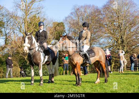 Hagley, Worcestershire, UK. 26th Dec, 2022. Riders and horses gather at the Albrighton and Woodland Hunt as they meet for the traditional Boxing Day hunt at Hagley Hall. Worcestershire, on a bright and sunny day. Credit: Peter Lopeman/Alamy Live News Stock Photo