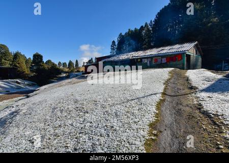 December 26 in Zinacantepec, Mexico : Due to the low temperatures caused by the cold front number 19, the community of 'La Joya' located in the lower part of the volcano 'Xinantecatl' received its first snowfall of the year. on December 26 in Zinacantepec, México. (Credit Image: © Arturo Hernandez/eyepix via ZUMA Press Wire) Credit: ZUMA Press, Inc./Alamy Live News Stock Photo