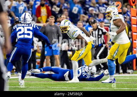 Indianapolis, Indiana, USA. 26th Dec, 2022. Los Angeles Chargers wide receiver Mike Williams (81) runs with the ball during NFL game against the Indianapolis Colts in Indianapolis, Indiana. John Mersits/CSM/Alamy Live News Stock Photo