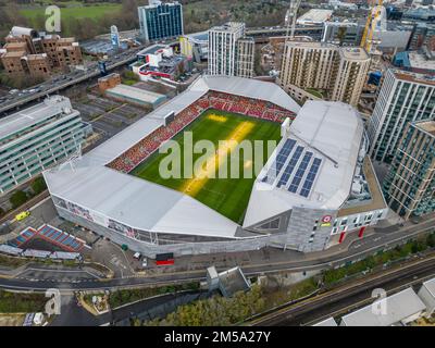 Gtech Community Stadium, London, UK. 30th July, 2022. Pre-season friendy  football, Brentford versus Real Betis; The new 2022/23 Nike Flight Premier  League ball inside the netting Credit: Action Plus Sports/Alamy Live News