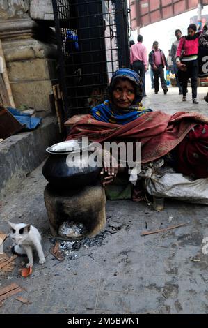 A homeless Bengali woman living on the streets of Kolkata, India. Stock Photo