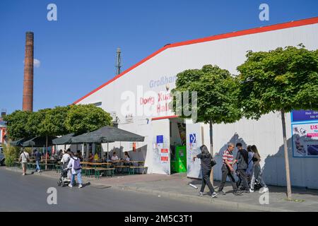 Dong Xuan Center, Herzbergstrasse, Lichtenberg, Berlin, Germany Stock Photo