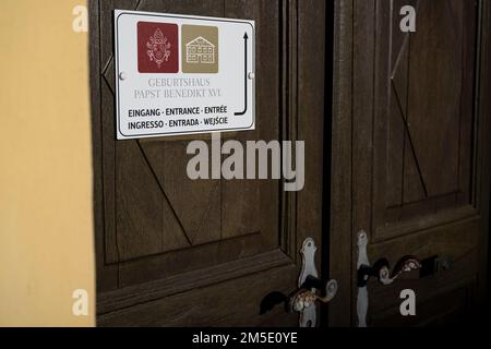 Marktl, Germany. 28th Dec, 2022. Entrance sign at the birthplace of Pope Benedict XVI. Pope Emeritus Benedict XVI is 'very ill,' according to his successor Francis. Credit: Lennart Preiss/dpa/Alamy Live News Stock Photo