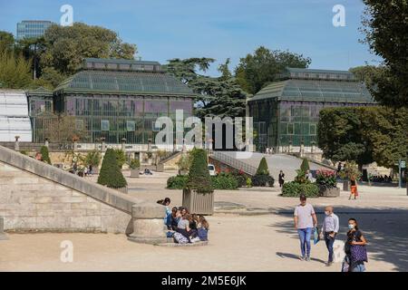 France, Paris, Jardin des Plantes botanical gardens ,  headquarters of the National Museum of Natural History, situated in the 5th arrondissement - Gr Stock Photo