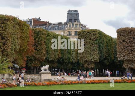 France, Paris, 6th arrondissement, Palais du Luxembourg in the Jardin du Luxembourg -  Luxembourg Palace in the Luxembourg garden   Photo © Fabio Mazz