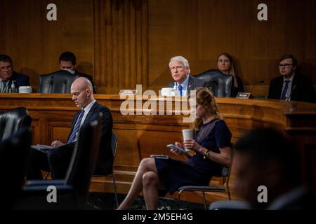 Members of the Senate Armed Services Committee listen to testimony from Navy Adm. Charles “Chas” A. Richard, commander, U.S. Strategic Command and Army Gen. James H. Dickinson, commander, U.S. Space Command provide during a hearing in review of the fiscal 2023 Defense Authorization Request and the Future Years Defense Program, SD-G50 Dirksen Senate Office Building Stock Photo