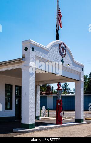 Historic retro Texaco gas & motor oil station; Visitor's Center; Palouse region; Rosalia; Washington; USA Stock Photo