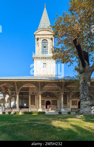 ISTANBUL, TURKEY - SEPTEMBER 11, 2017: These are goverment building (Divan-i Humayun) and Tower of Justice in the Topkapi Palace complex. Stock Photo