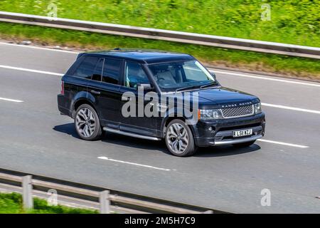 2011 Black LAND ROVER, RANGE ROVER Sport TDVS AUTOBIOGRAPHY 2993cc Diesel 6 speed automatic, 3.0-litre twin-turbo TDV6 ; travelling on the M6 Motorway UK Stock Photo