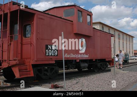 Sheyenne River Valley Scenic Byway - Rosebud. This red caboose on the grounds of the Rosebud Visitor Center is what the visitor center is named for. Location: North Dakota (46.935° N 98.013° W) Stock Photo