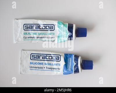 Silicone sigillante hi-res stock photography and images - Alamy