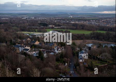 Thursday December 29th 2022: Edinburgh Scotland, UK. A view of Duddingston Village from Arthurs Seat. Also in the picture is Holy Rood High School Stock Photo