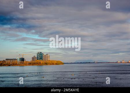 Saint-Lawrence river, Lachine Rapids in LaSalle, Montreal Quebec, Canada Stock Photo
