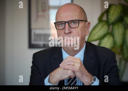 Potsdam, Germany. 27th Dec, 2022. Dietmar Woidke (SPD), Minister-President of Brandenburg, photographed in his office at the State Chancellery during the traditional end-of-year dpa interview. Credit: Soeren Stache/dpa/Alamy Live News Stock Photo