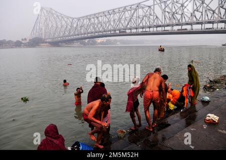 Mallick Ghat on the banks of the Hooghly river in Kolkata, West Bengal, India. Stock Photo