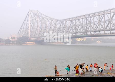 Mallick Ghat on the banks of the Hooghly river in Kolkata, West Bengal, India. Stock Photo