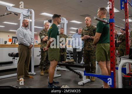 U.S. Marine Corps Gen. David H. Berger, the 38th commandant of the Marine Corps, visits the School of Infantry-East Human Performance Center on Camp Lejeune, North Carolina, March 28, 2022. Berger visited Camp Lejeune to ensure the welfare of the Marines and receive updates on equipment, plans, and procedures for Marines training. Stock Photo