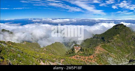 Pico Ruivo (1. 862 m) View from Madeira's highest peak, spectacular view, vegetation, above cloud cover, hiking holiday, panoramic view, summit Stock Photo