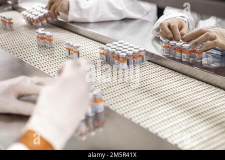 (221230) -- BEIJING, Dec. 30, 2022 (Xinhua) -- This photo taken on Aug. 31, 2022 shows the production line of COVID-19 vaccine under the Butantan Institute in the state of Sao Paulo, Brazil. Since June 2020, Chinese biopharmaceutical company Sinovac has carried out cooperation with the Butantan Institute to conduct a number of clinical studies, the most important of which is the Phase III clinical trial of the COVID-19 vaccine. Xinhua's top 10 world news events in 2022 Persistent COVID-19 pandemic profoundly shapes world The persistent COVID-19 pandemic has caused tremendous damage to p Stock Photo