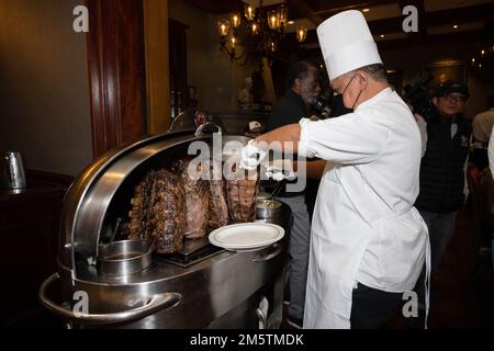 A cook at the 2022 Lawry’s Beef Bowl, Thursday, December 29, 2022, at Lawry’s The Prime Rib, in Los Angeles, CA. (Ed Ruvalcaba/Image of Sport) Stock Photo