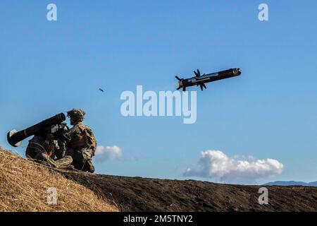 Camp Fuji, Japan. 15th Dec, 2022. U.S. Marines with 1st Battalion, 2d Marines fire a FGM-148 Javelin shoulder-fired anti-tank missile during Fuji Viper 23.1 at Combined Arms Training Center, Camp Fuji, Japan, December. 15, 2022. Exercise Fuji Viper exemplifies a commitment to realistic training that produces lethal, ready, and adaptable forces capable of Decemberentralized operations across a wide range of missions. 1/2 is forward deployed in the Indo-Pacific under 4th Marines, 3d Marine Division as part of the Unit Deployment Program. (photo by Lance Cpl. Jaylen Davis) (Credit Image: © U Stock Photo