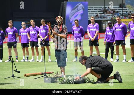 ALBURY NSW, AUSTRALIA. 31 December, 2022. Big Bash League, Sydney Thunder v Hobart Hurricanes.The Aboriginal welcome to country ceremony takes place before the start of the Big Bash League fixture at Lavington Sports Ground. Credit Karl Phillipson/Alamy Live News Stock Photo