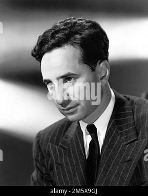 Elia Kazan. Portrait of the American film and theater director and producer, Elia Kazan (b. n Elias Kazantzoglou: 1909-2003), c. 1950 Stock Photo