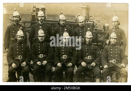 Original Edwardian era postcard of London County Council Metropolitan Fire Brigade (MFB)  crew and tender, Sunbury Street, Woolwich, posted 18 March 1905 from Woolwich, Southeast London, U.K. Stock Photo