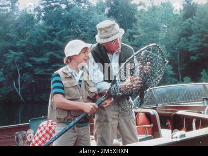 Doug McKeon, Henry Fonda, on-set of the Film, 'On Golden Pond', Universal Pictures, 1981 Stock Photo