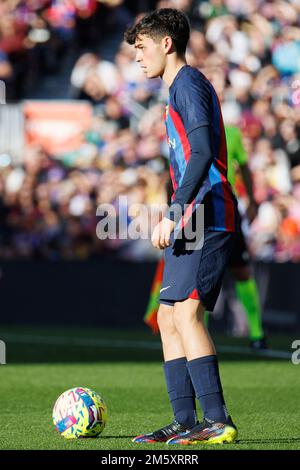 Barcelona, Spain. 31st Dec, 2022. Pedri in action during the LaLiga match between FC Barcelona and RCD Espanyol at the Spotify Camp Nou Stadium in Barcelona, Spain. Credit: Christian Bertrand/Alamy Live News Stock Photo