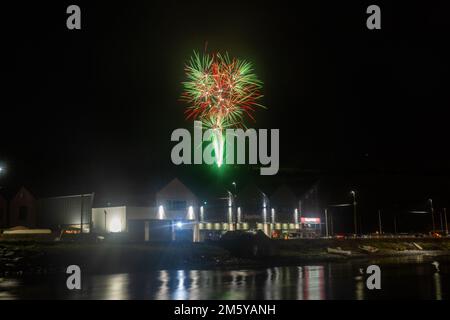 Bantry, West Cork, Ireland. 31st Dec, 2022. A huge firework display took place in Bantry on New Years Eve, to help welcome in 2023. Credit: AG News/Alamy Live News. Stock Photo