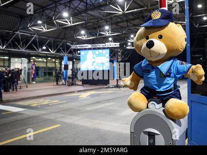 The last driver to pass the Bregana border crossing in 2022 was awarded a police bear in Bregana, Croatia on December 31, 2022. At midnight, Croatia joined the Schengen zone and introduced the euro as a means of payment.  Photo: Luka Stanzl/PIXSELL Stock Photo