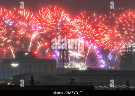 01 January 2023. London, UK. Fireworks light up the London skyline welcoming the New Year 2023. Photo by Ray Tang Stock Photo