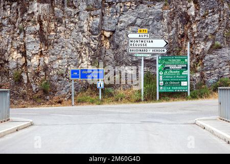 Signpost near dam at Lac de Sainte-Croix, Provence-Alpes-Cote d'Azur, Provence, France Stock Photo