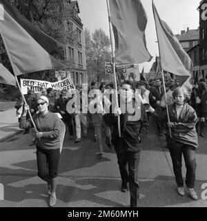 The Easter March 1968, Germany, demonstrated for peace with the main demands to end the Vietnam War and against the emergency laws from Duisburg to Stock Photo