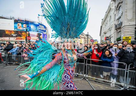 London, UK. 1st Jan, 2023. The London New Year's Day Parade marks the start of the New Year, 2023. Credit: Guy Bell/Alamy Live News Stock Photo