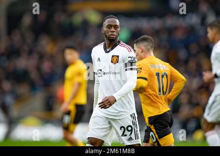 Wolverhampton, UK. 31st December 2022. Manchester United's Aaron Wan-Bissaka during the Premier League match between Wolverhampton Wanderers and Manchester United at Molineux, Wolverhampton on Saturday 31st December 2022. (Credit: Gustavo Pantano | MI News ) Credit: MI News & Sport /Alamy Live News Stock Photo