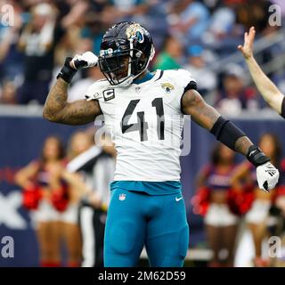 Jacksonville Jaguars Josh Allen (41) warms up at an NFL football practice,  Monday, May 23, 2022, in Jacksonville, Fla. (AP Photo/John Raoux Stock  Photo - Alamy