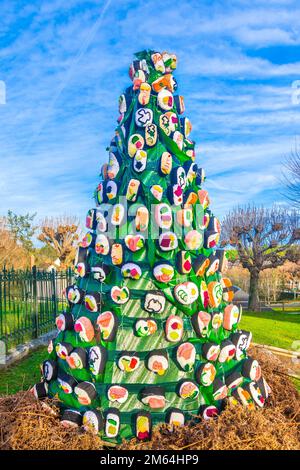 Alternative Christmas tree decorations in Bossay-sur-Claise, Indre-et-Loire (37), France. Stock Photo