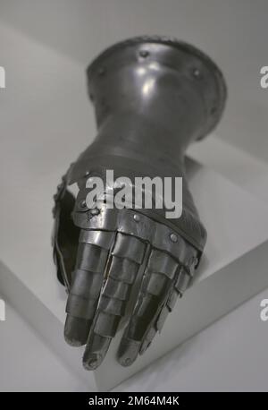 Armour. Gauntlet. Glove of metal plates which protected the hand. Europe, 16th century. Army Museum. Toledo, Spain. Stock Photo