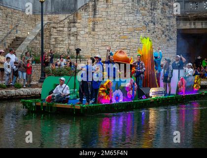 https://l450v.alamy.com/450v/2m65f4n/the-river-parade-charitable-honoree-haven-for-hope-floats-along-san-antonio-river-for-the-texas-cavaliers-parade-in-celebration-of-fiesta-in-san-antonio-texas-april-4-2022-the-texas-cavaliers-river-parade-includes-more-than-45-decorated-floats-highlighting-schools-local-businesses-civic-organizations-and-the-military-all-proceeds-and-donations-from-the-parade-benefit-over-70-childrens-charities-2m65f4n.jpg