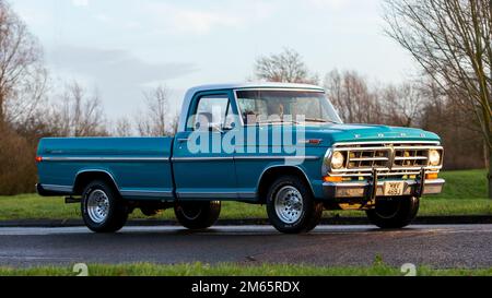 1971 classic Ford F100 390 pickup truck Stock Photo