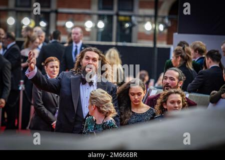 Jason Momoa and family on the red carpet at James Bond No Time to Die  world premier Stock Photo