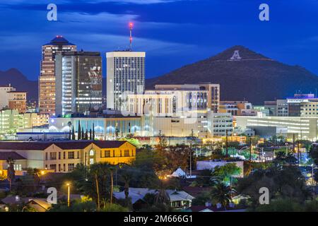 Tucson, Arizona, USA downtown skyline with Sentinel Peak at dusk. (Mountaintop "A" for "Arizona") Stock Photo