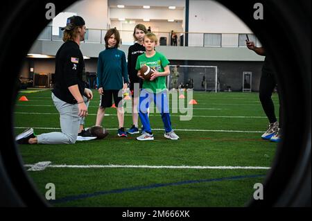 INGLEWOOD, CA - DECEMBER 25: Denver Broncos tight end Andrew Beck