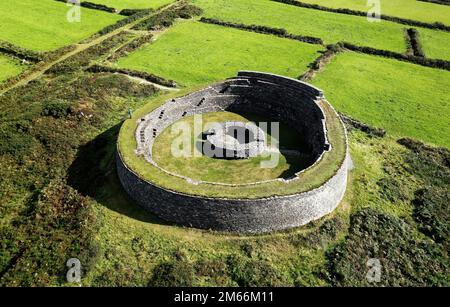 Cahergall prehistoric Celtic circular dry stone wall fort settlement aka cashel near Cahersiveen, Iveragh peninsula, County Kerry, Ireland Stock Photo